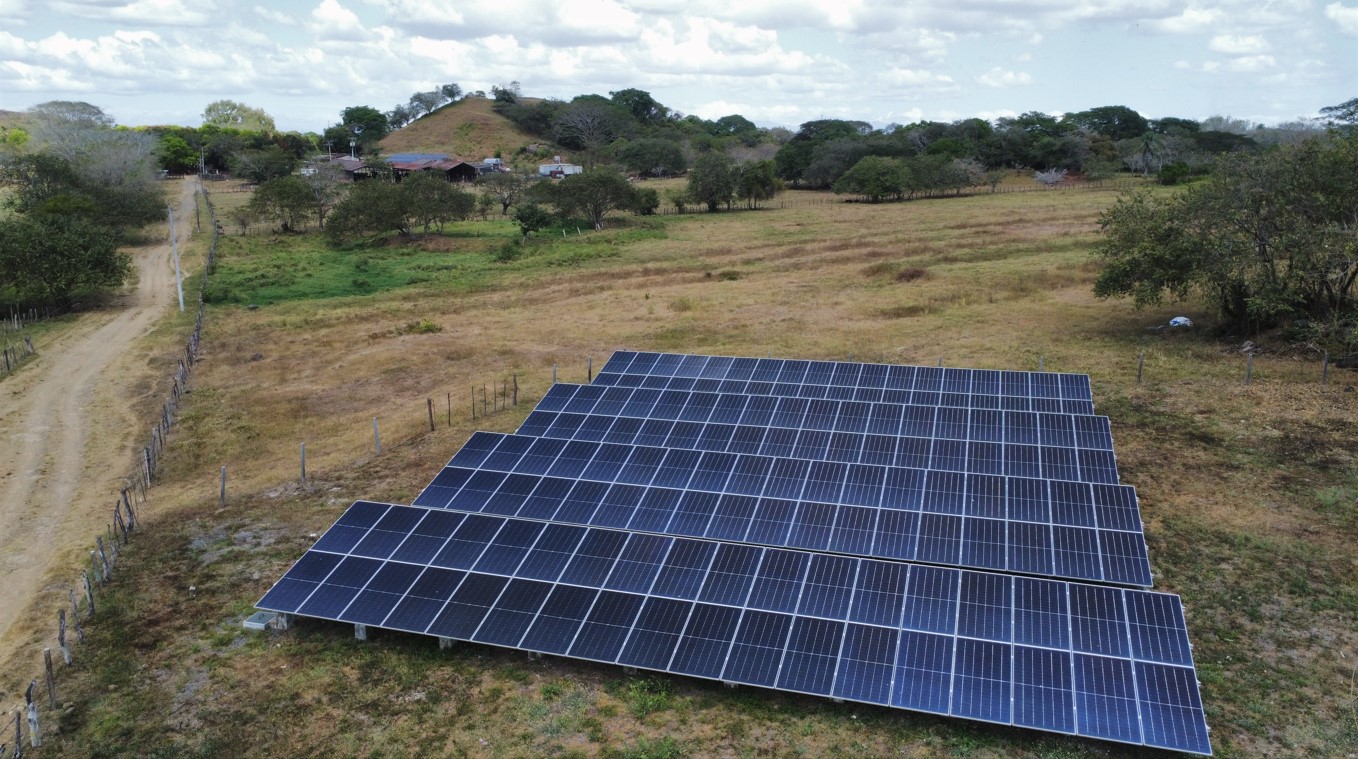 “La Casa de las baterías” lidera el mercado de paneles solares.JPG