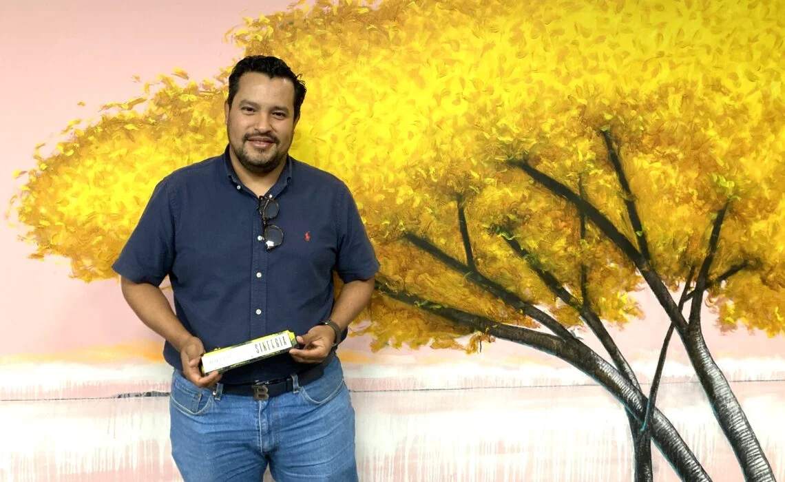 Bi Bank Panamá te invita a celebrar los 25 años de trayectoria de Brian Vergara en su exposición “Sinergia”