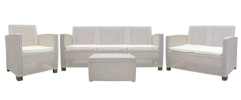 Muebles de plástico: opción práctica y económica para exteriores en Panamá